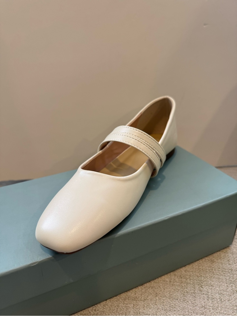 Cream Mary Jane Flat Shoes - Picture 4 of 6